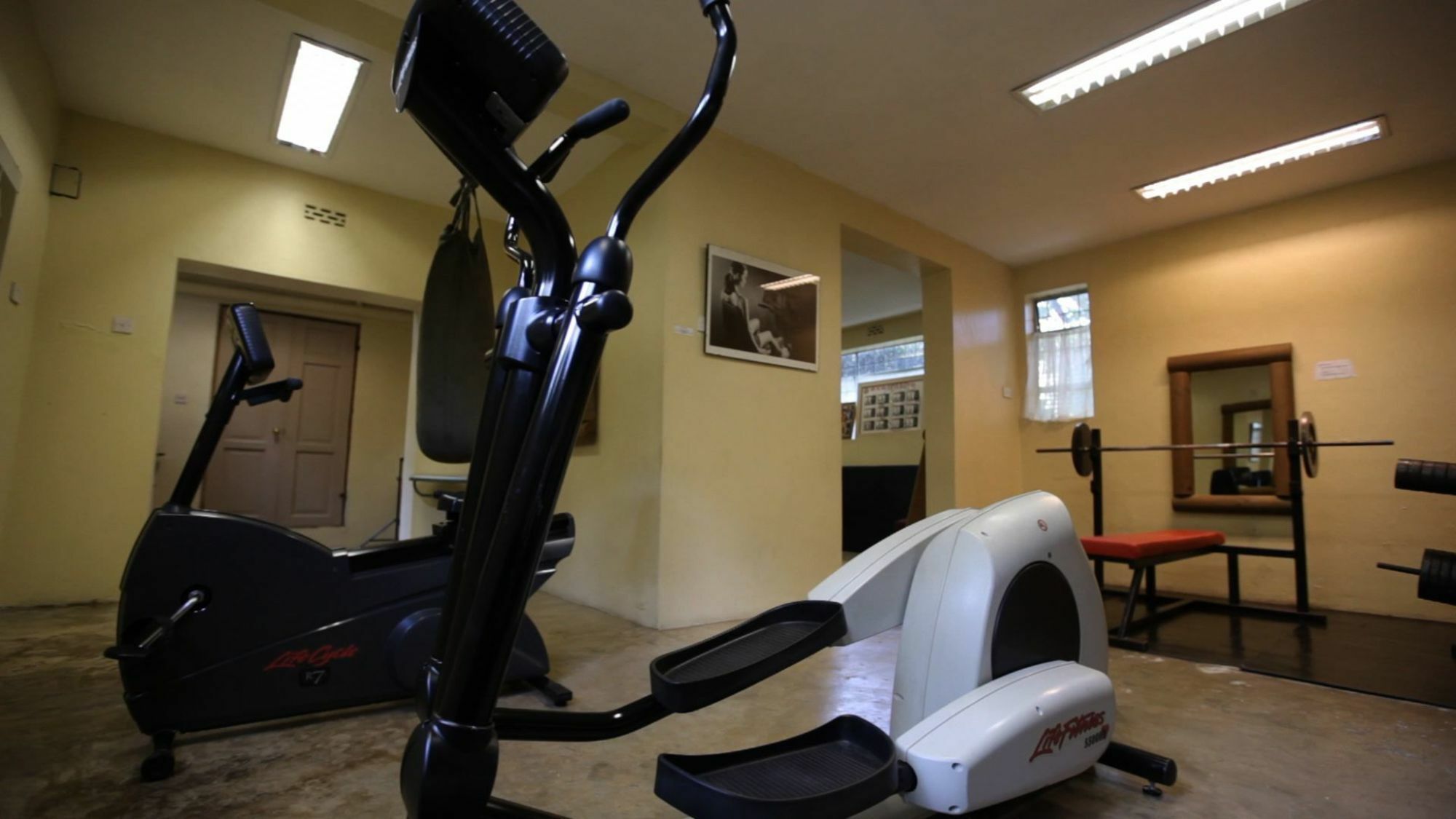 Woodmere Grand Hotel & Serviced Apartments Nairobi Exteriör bild
